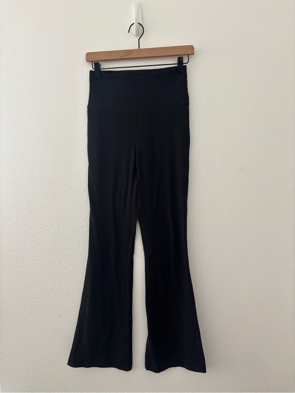 Lululemon black yoga pants